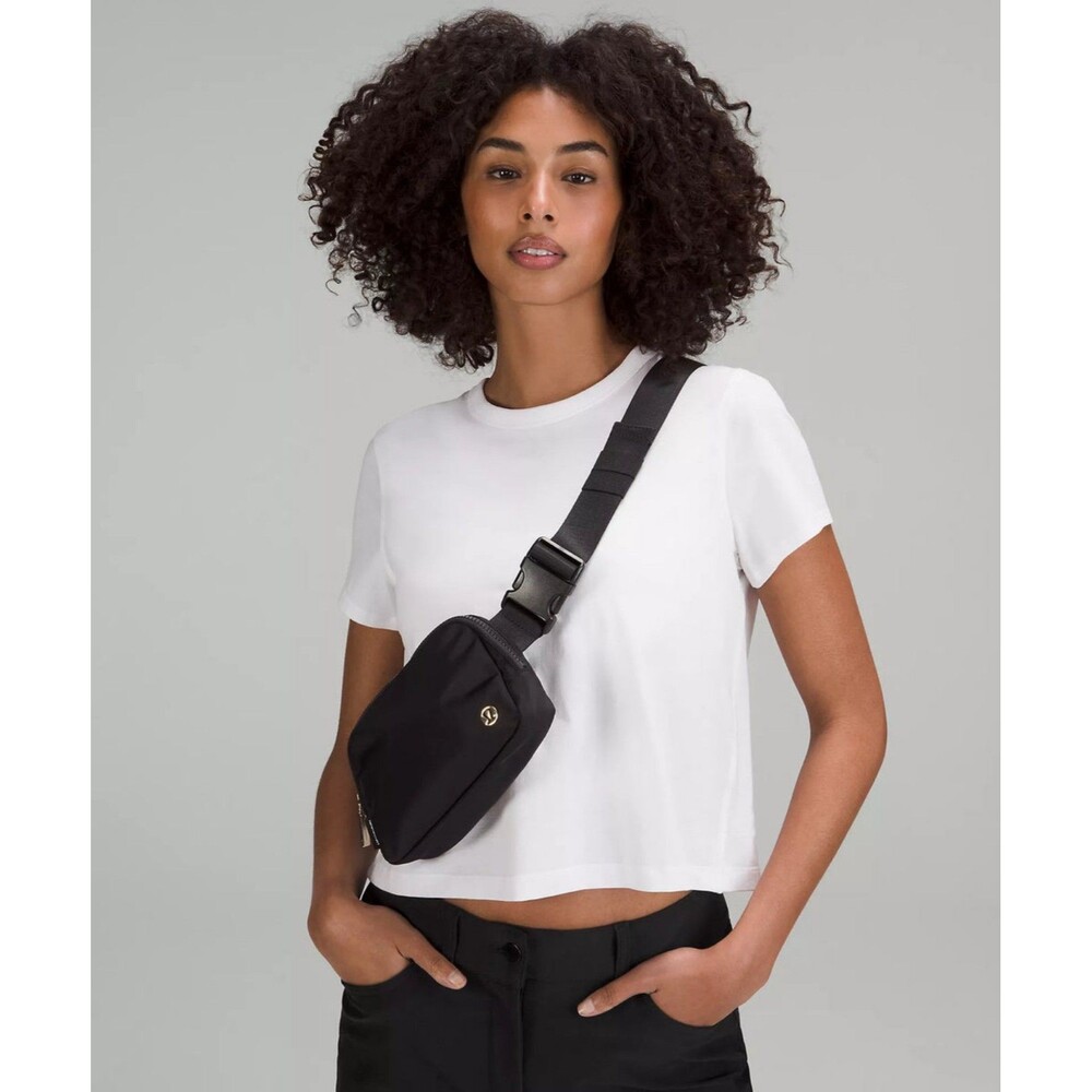 NWT Lululemon Everywhere Belt Bag